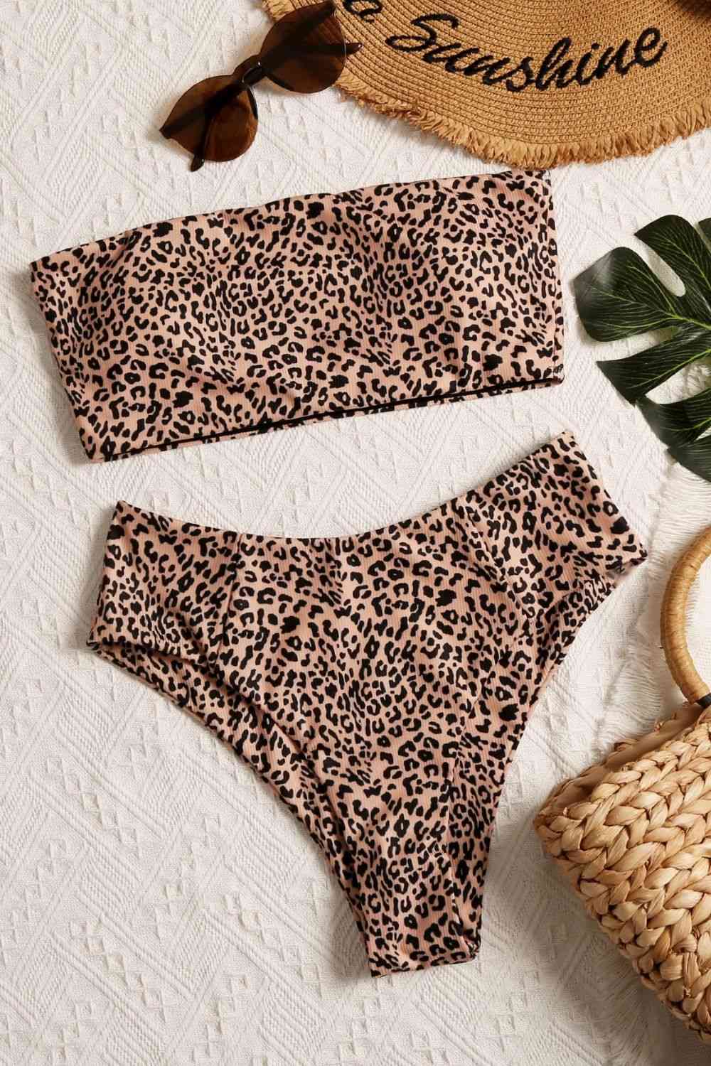 Conjunto de top tipo tubo y braguitas de baño de leopardo