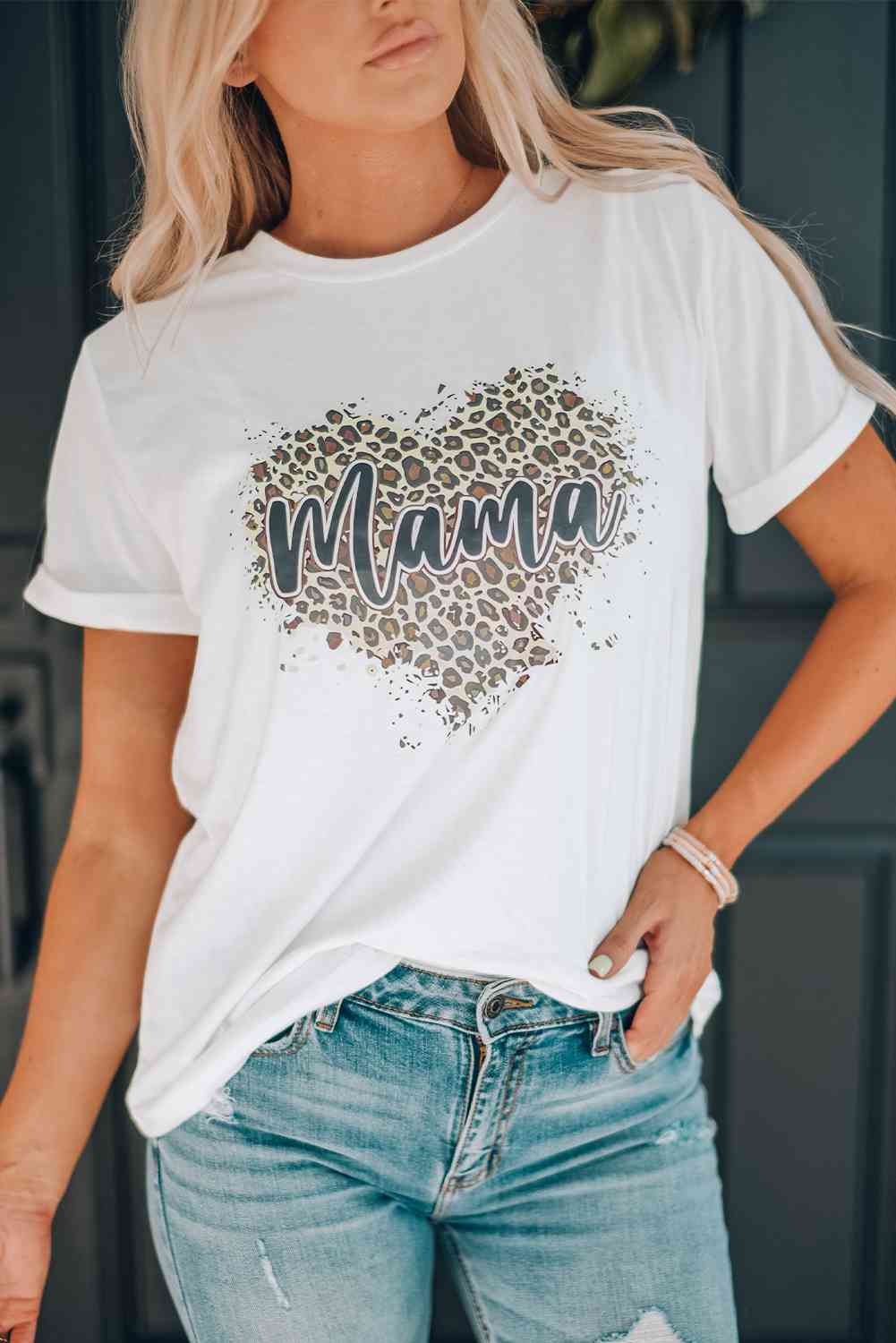 Camiseta con estampado de corazón de leopardo MAMA