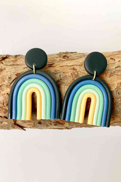 Boucles d'oreilles pendantes en forme d'arc-en-ciel