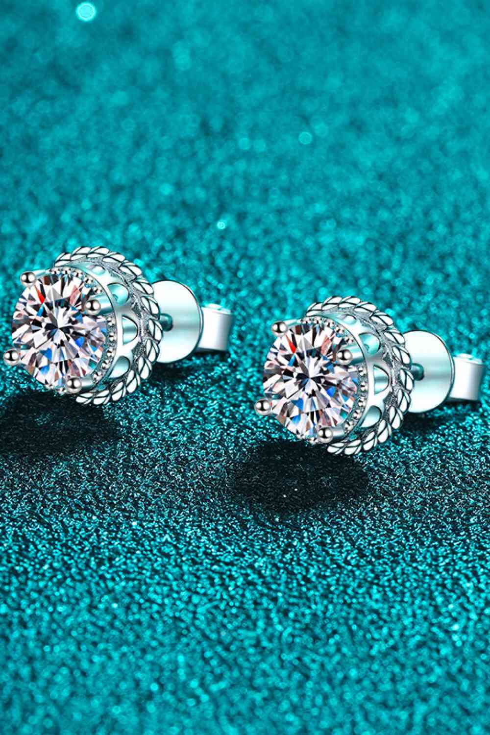 Boucles d'oreilles rondes plaquées rhodium moissanite 1 carat