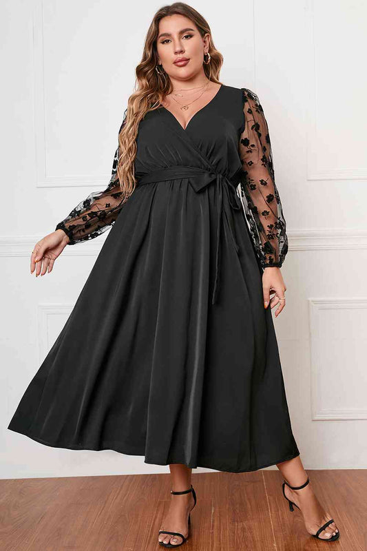 Robe Nouée à Col Surplis de Grande Taille