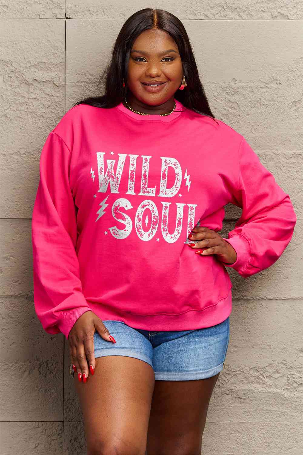 Sudadera con gráfico WILD SOUL de tamaño completo de Simply Love