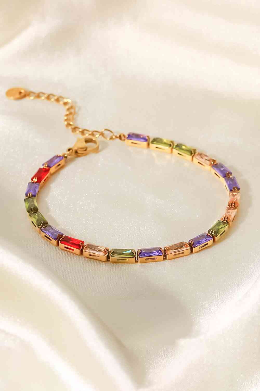 Bracelet plaqué or 18 carats avec zircons cubiques multicolores