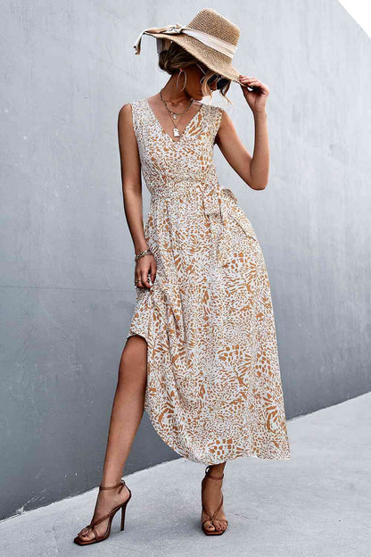 Robe longue imprimée à col en V et taille nouée