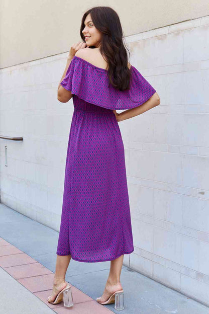 Vestido midi con hombros descubiertos y estampado geométrico My Best Angle de e.Luna en morado