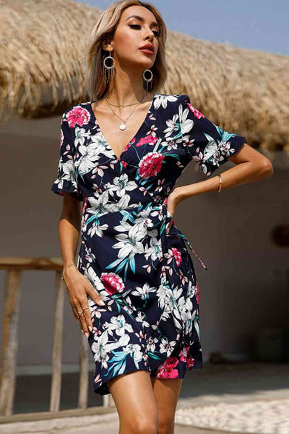 Robe surplis florale nouée à manches volantées