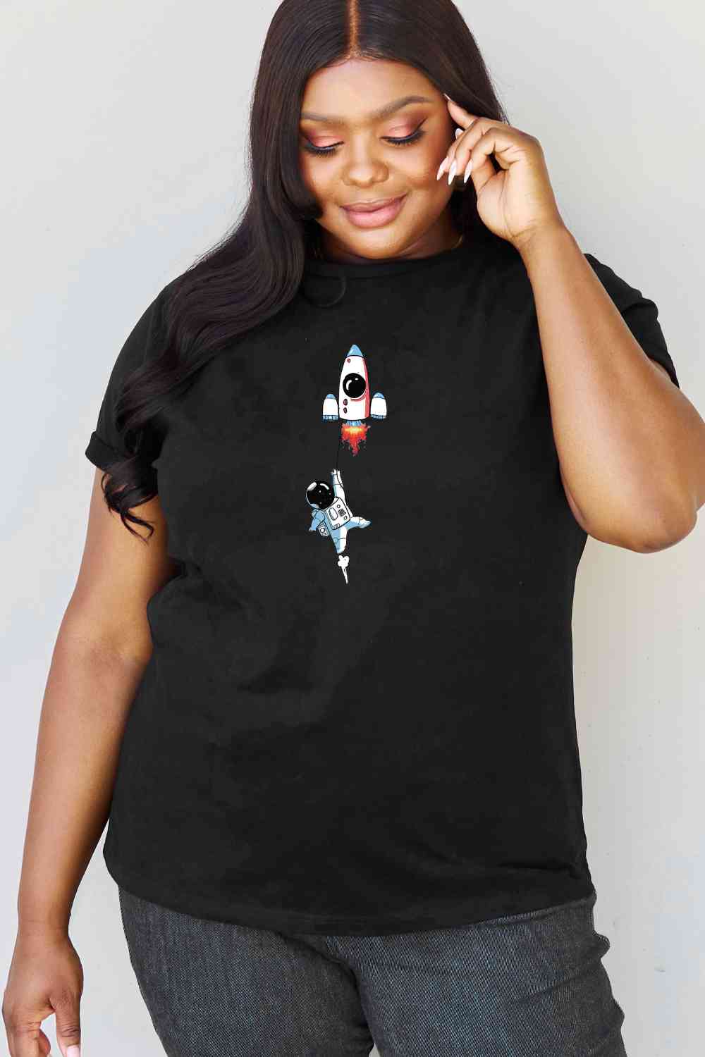 Camiseta de algodón con estampado de astronauta de talla grande de Simply Love