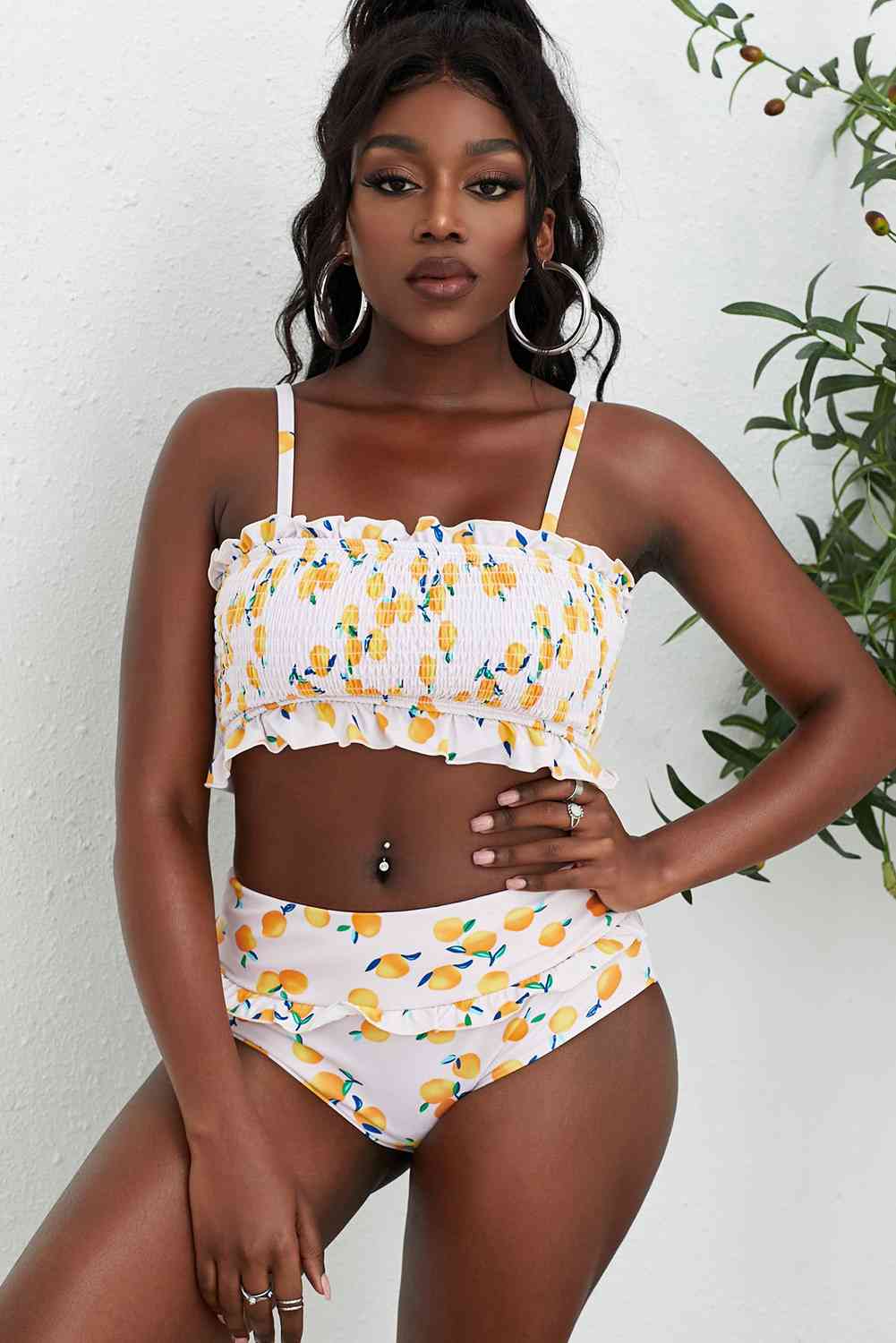 Conjunto de bikini con volantes y estampado de frutas