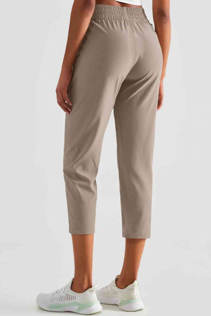 Pantalon de sport court à taille élastique