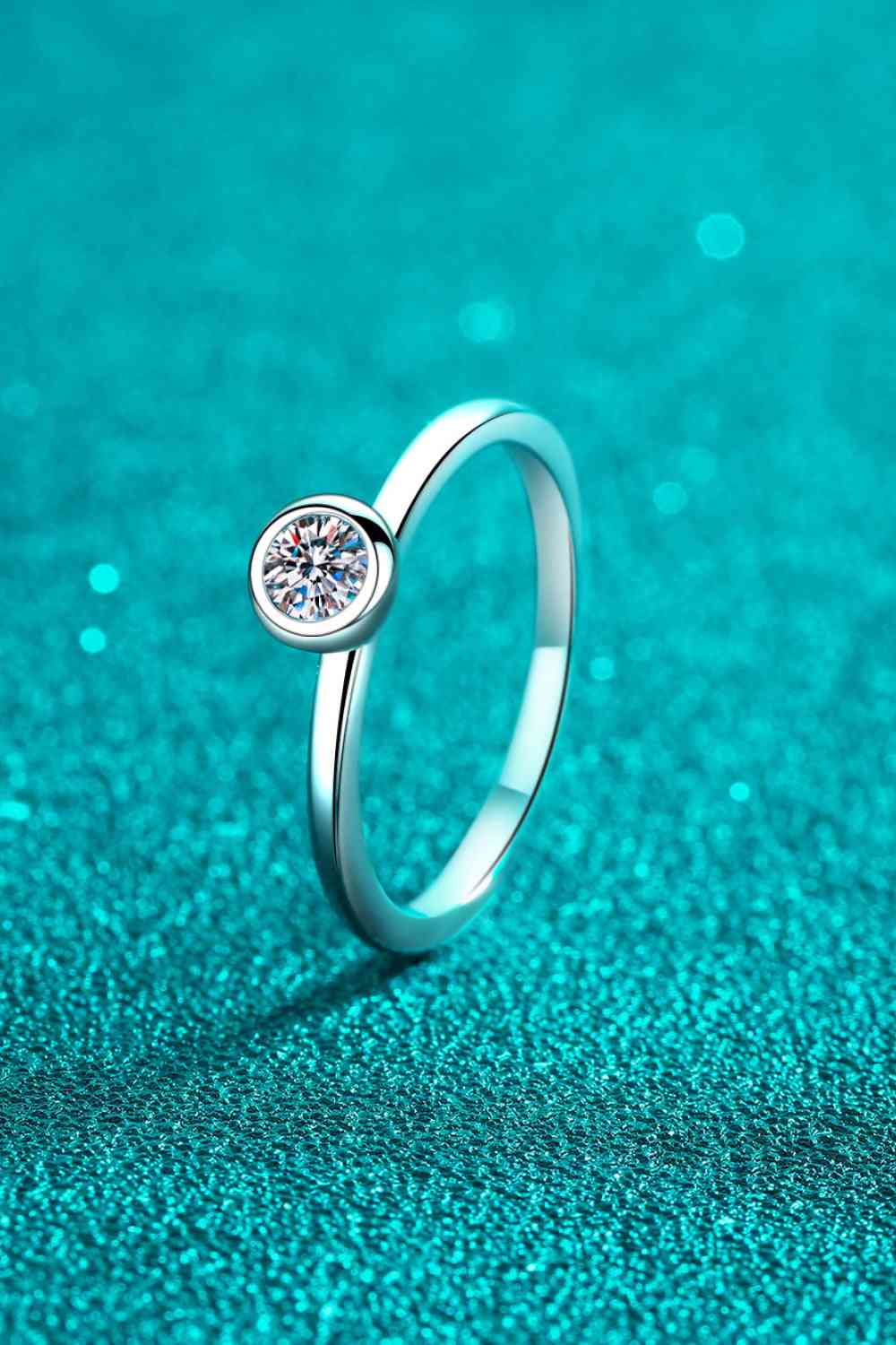 Bague solitaire plaquée rhodium moissanite