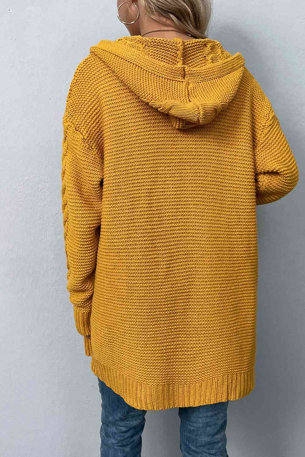 Cardigan à capuche à épaules tombantes en tricot torsadé