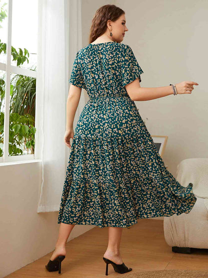 Robe Midi Florale à Col Rond et Manches Courtes de Grande Taille