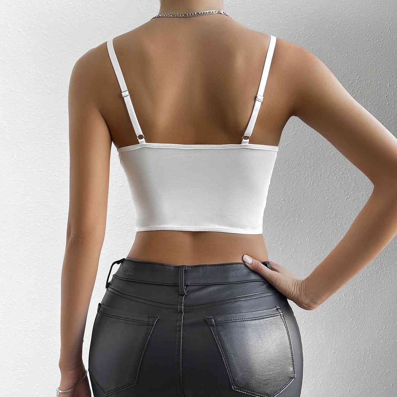 Camisole avec détail en dentelle et col en cœur