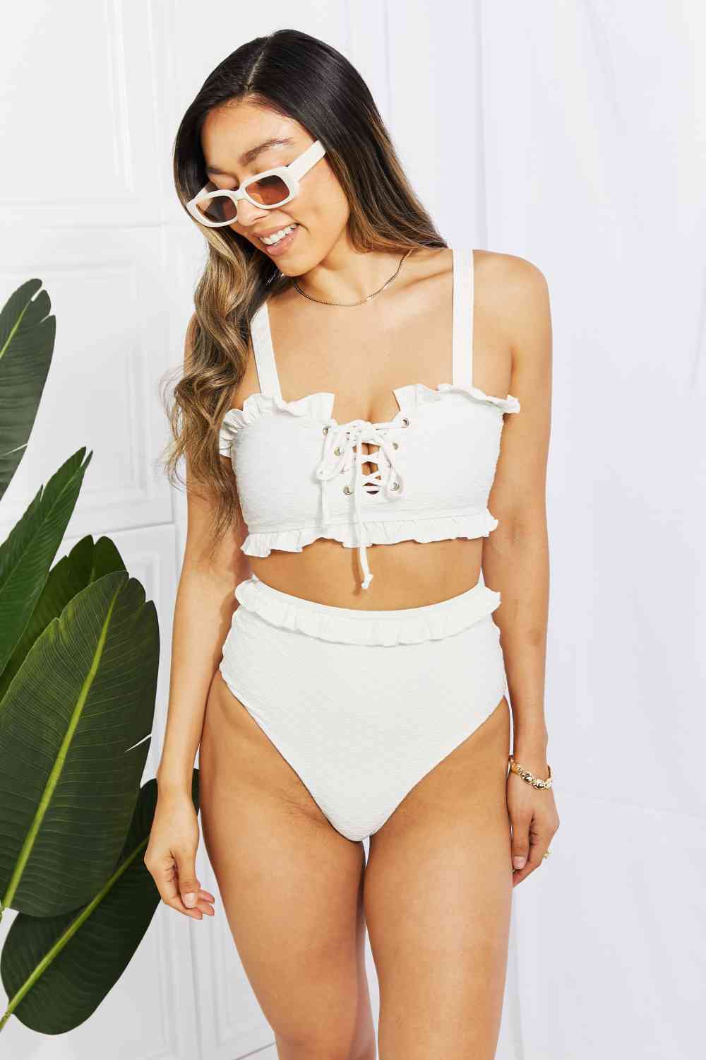 Ensemble de bikini à lacets et volants