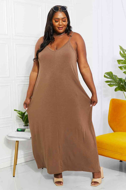 Robe longue caraco Zenana Beach Vibes pleine taille en moka