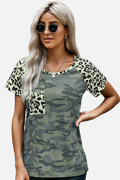 T-shirt camouflage à poche léopard