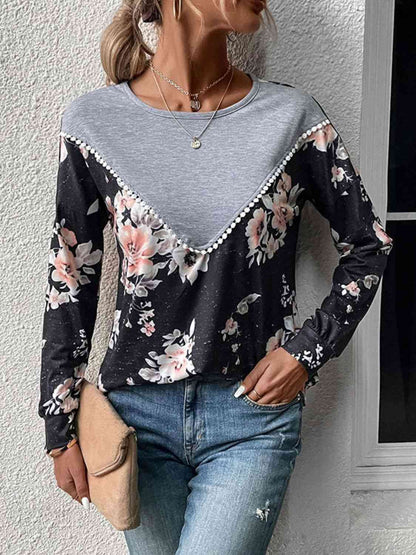 Sudadera con estampado floral y hombros caídos con cuello redondo en contraste