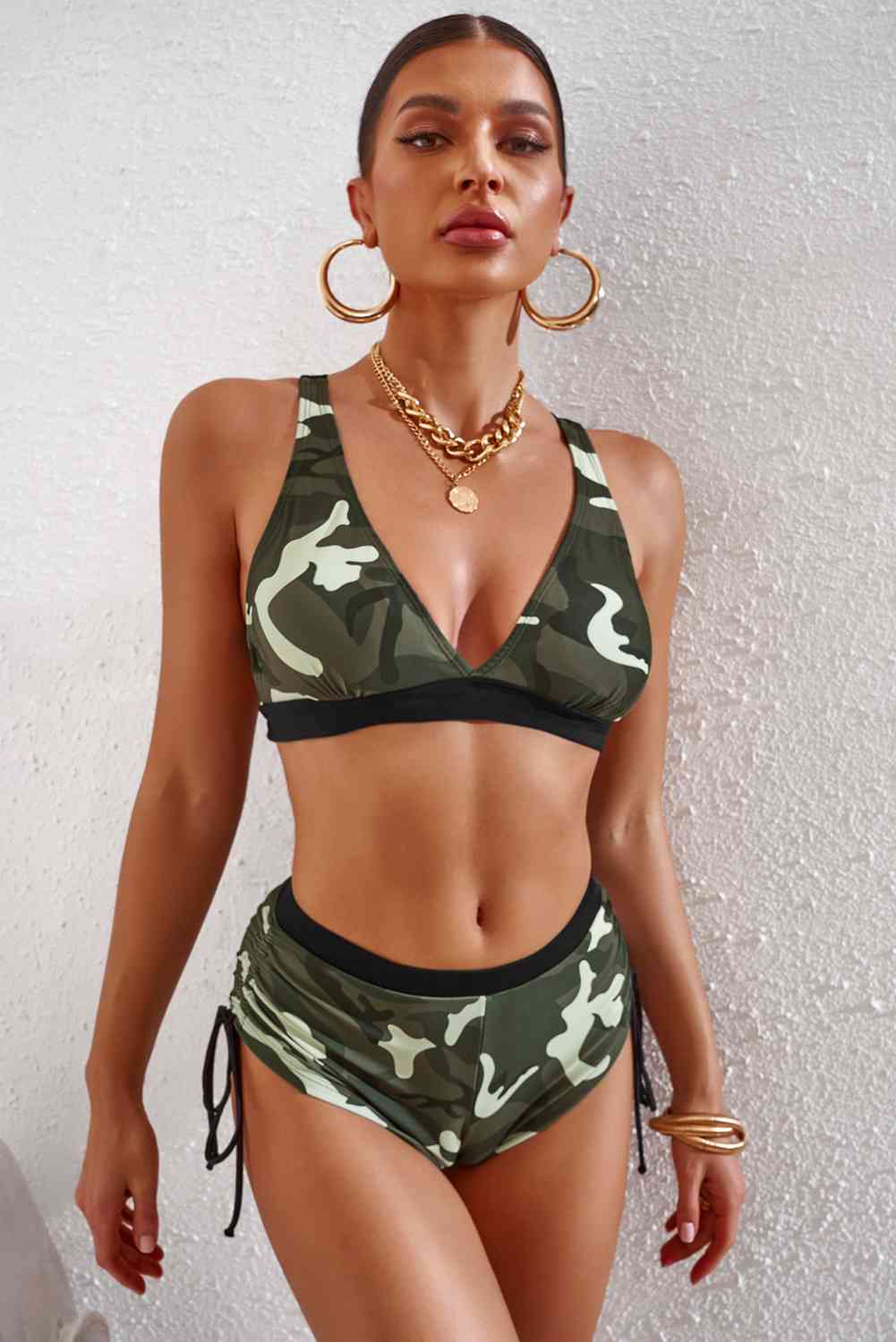 Ensemble de bikini camouflage croisé noué au dos