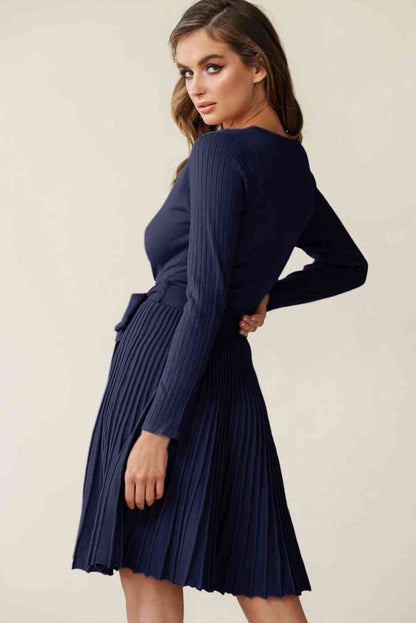 Robe plissée à surplis et à nouer à la taille