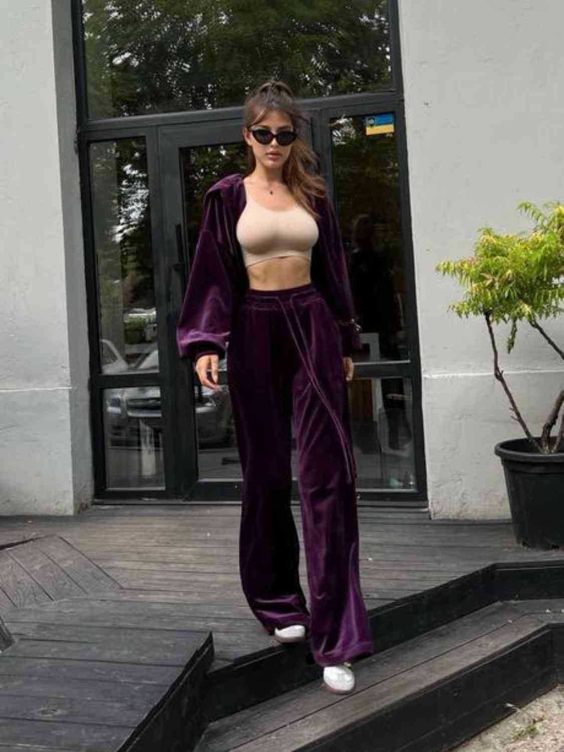 Conjunto de chaqueta y pantalón con capucha