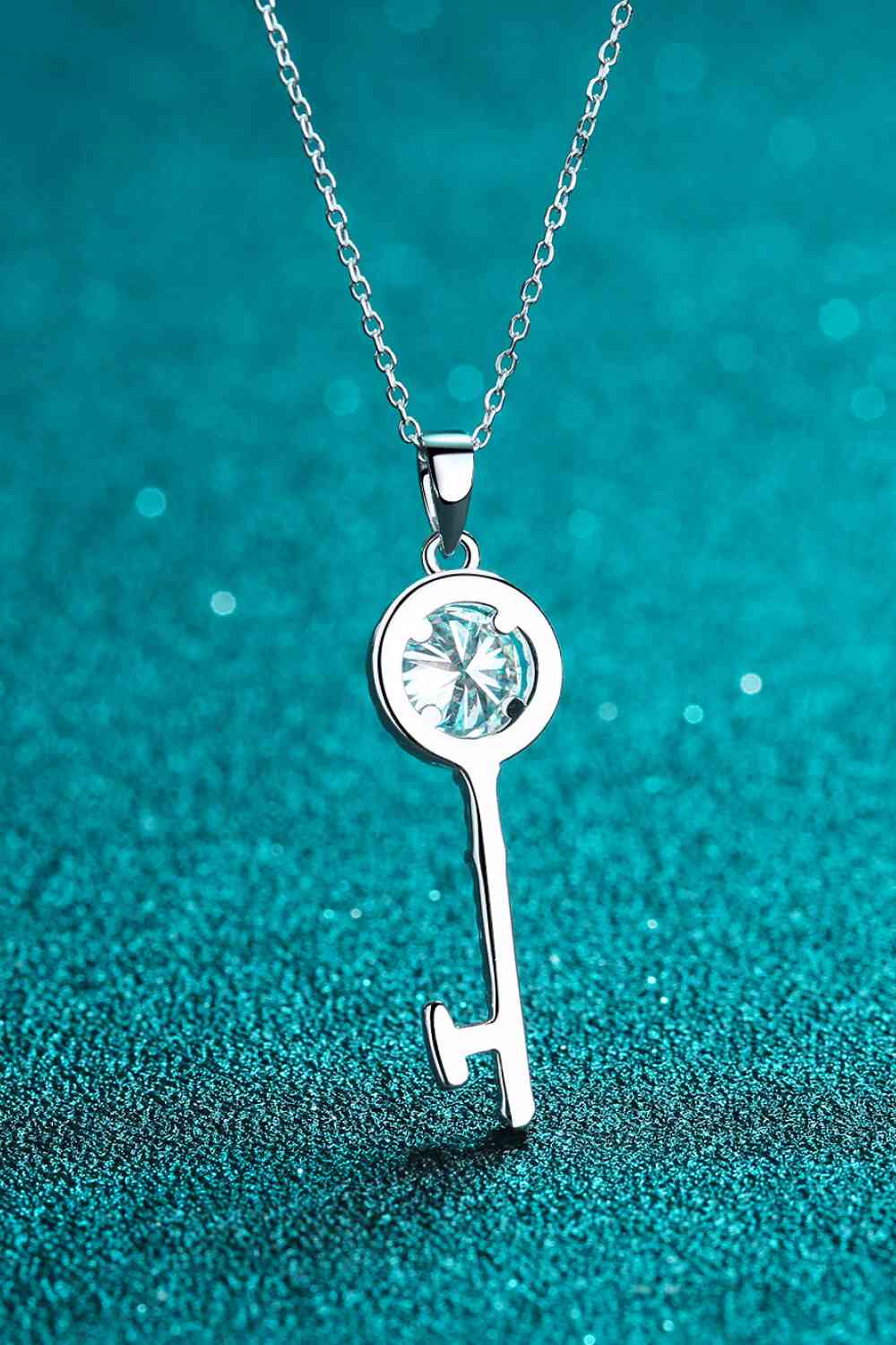 Collier pendentif clé Moissanite adoré