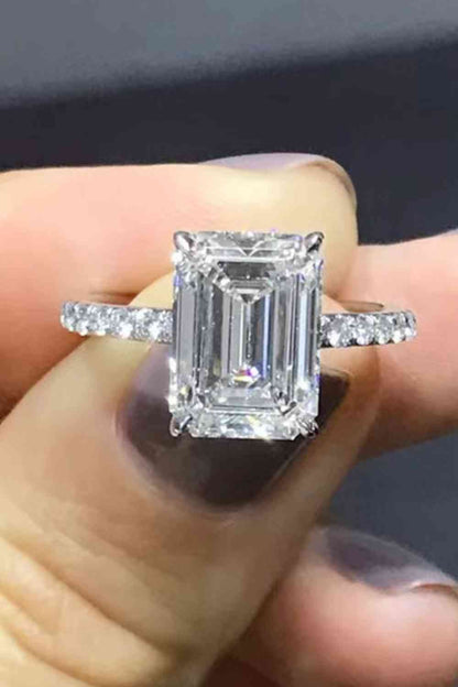 Bague en pierre latérale moissanite de 5 carats