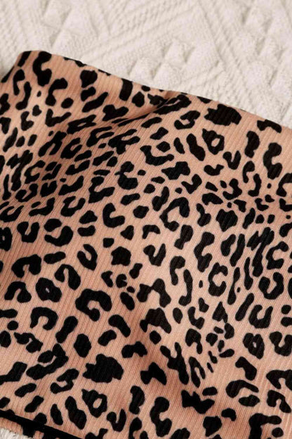 Conjunto de top tipo tubo y braguitas de baño de leopardo