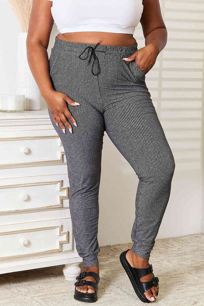 Leggings Depot - Pantalon de jogging imprimé à rayures pleine taille