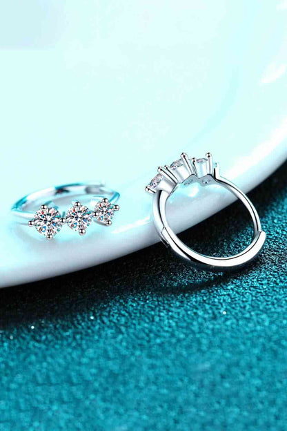 Boucles d'oreilles Huggie Moissanite en argent sterling