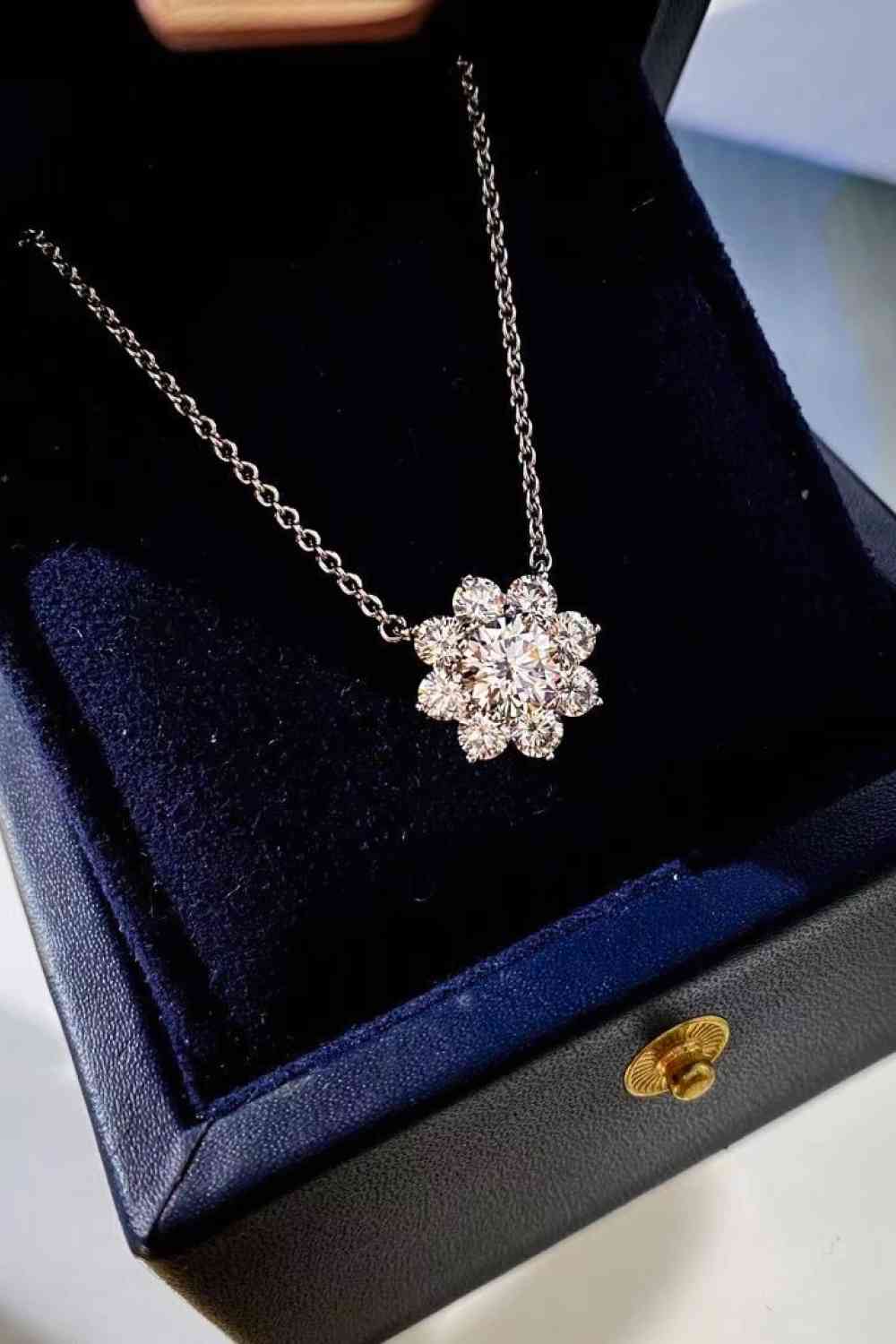 Collier pendentif floral moissanite 1 carat