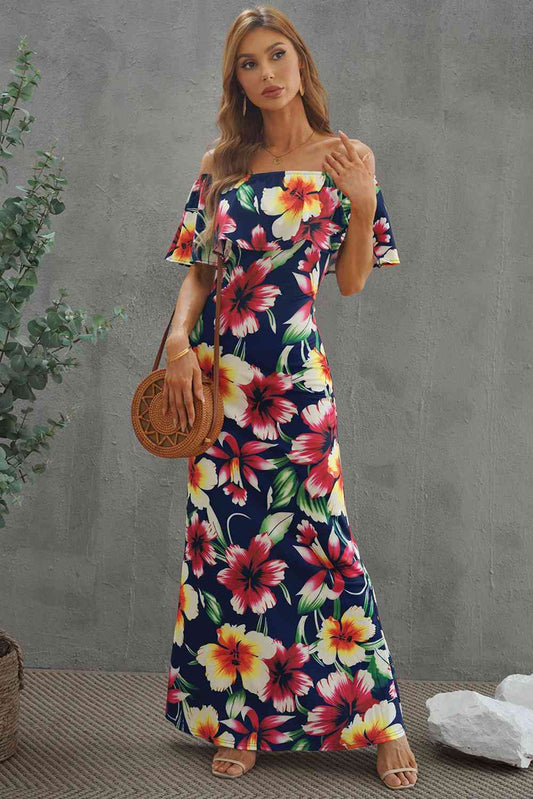 Robe longue fleurie superposée à épaules dénudées