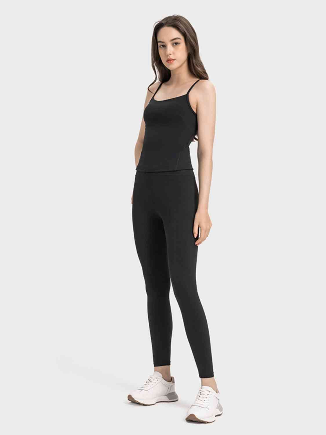 Camisole de sport à découpes entrecroisées