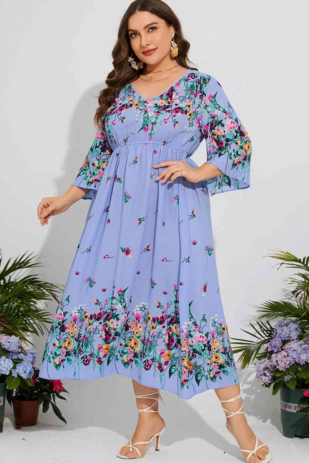 Robe Midi Florale à Col en V et Manches Trois-Quarts de Grande Taille