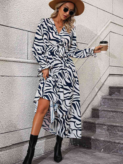 Robe à surplis et lien à la taille