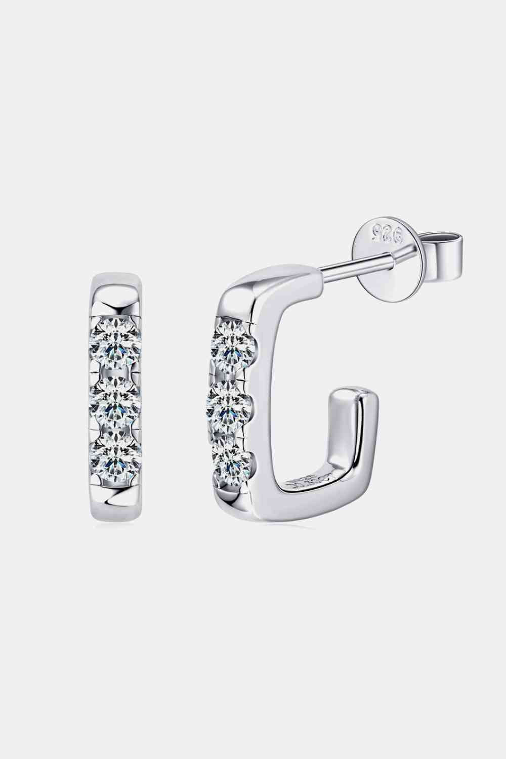 Boucles d'oreilles Huggie géométriques en argent sterling 925 Moissanite