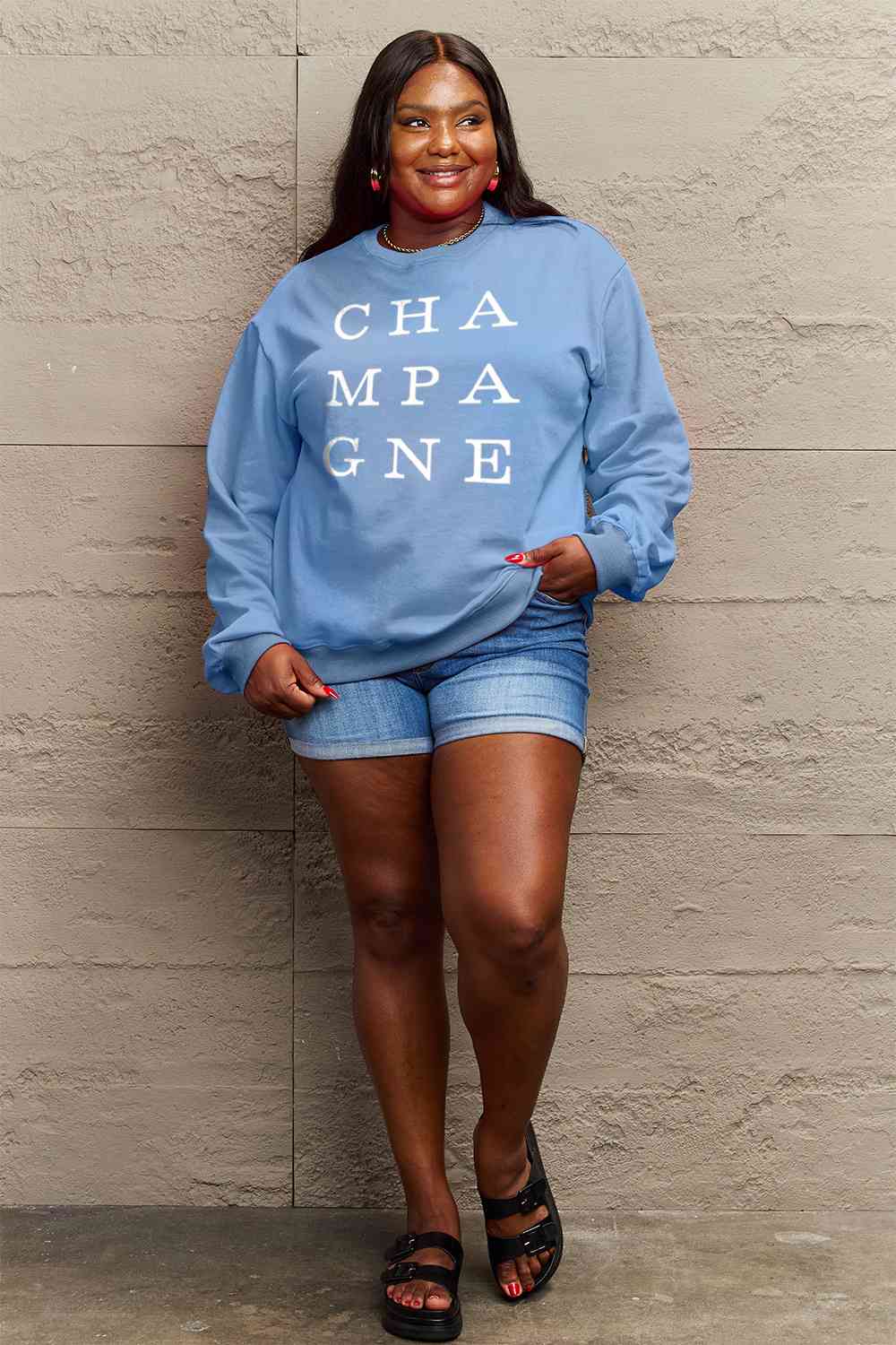 Simply Love Sweat-shirt à manches longues avec image CHAMPAGNE pleine grandeur