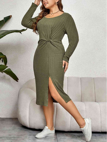 Robe Midi Côtelée à Col Rond et Fente Torsadée de Grande Taille