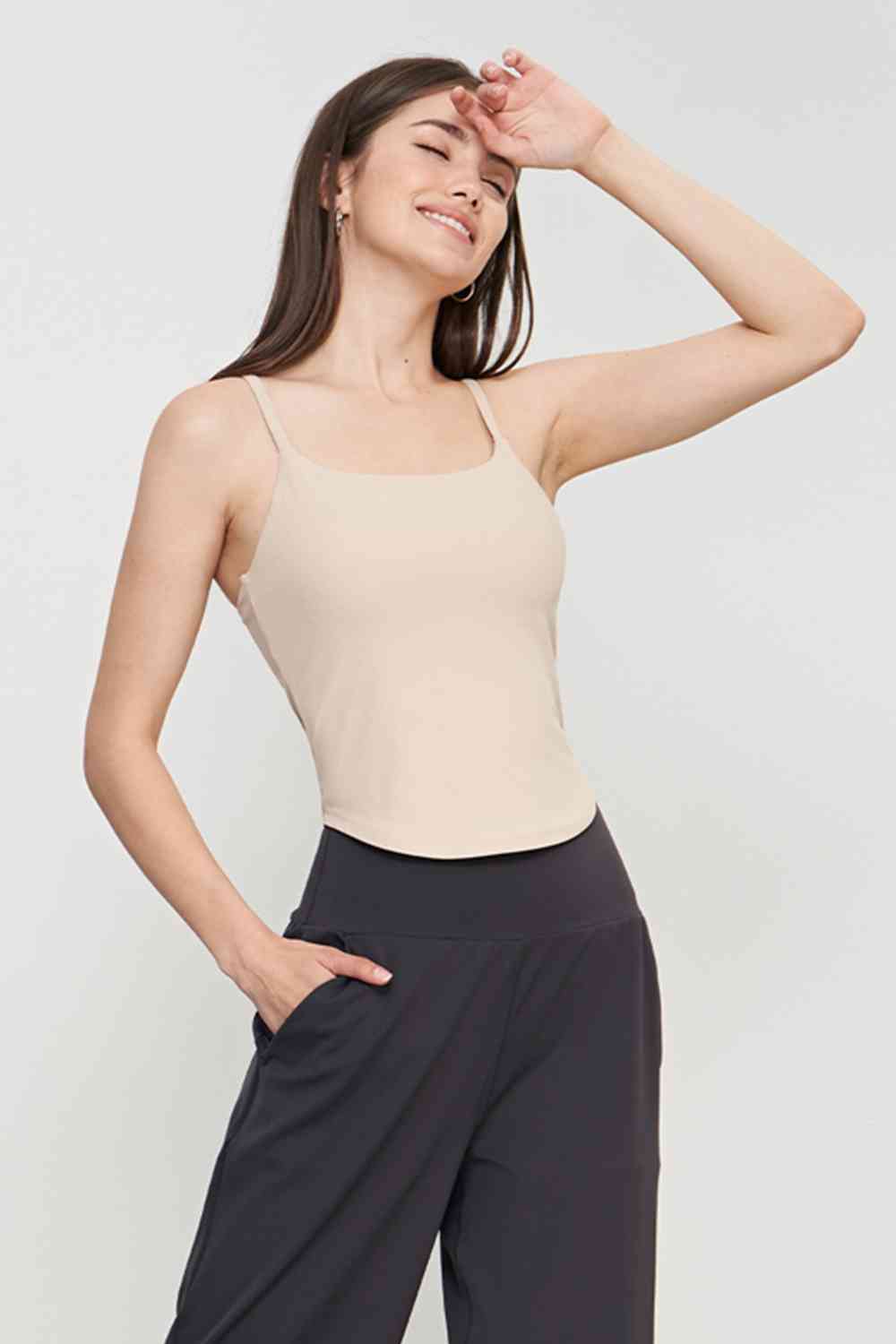 Camisole de sport à ourlet incurvé