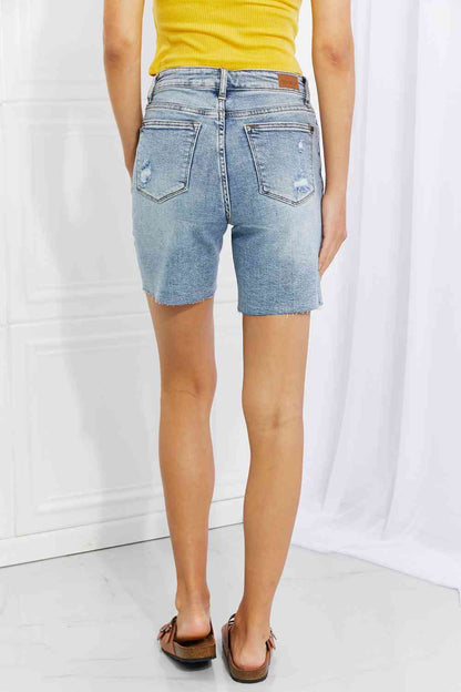 Judy Blue - Short en jean mi-long Hallie avec patch