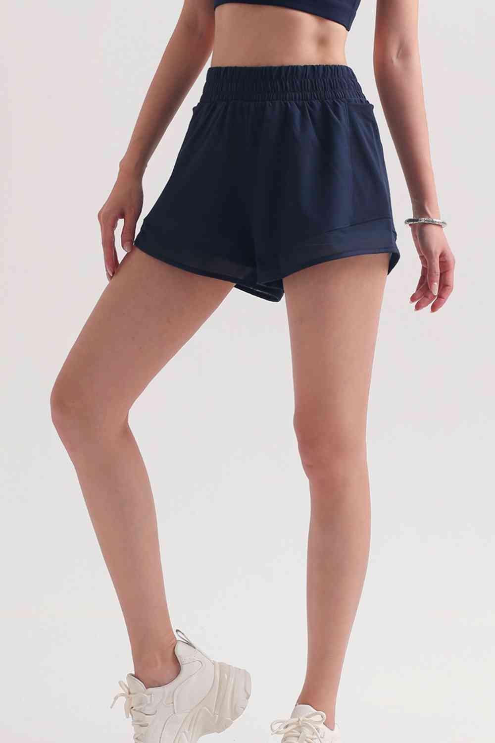 Shorts deportivos con cintura fruncida