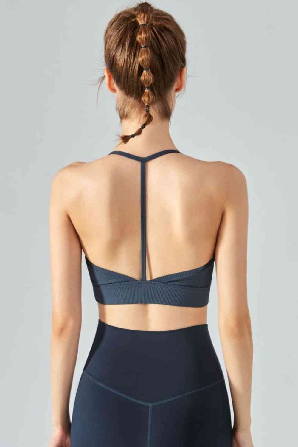 Camisole de sport courte côtelée à col licou et dos ouvert