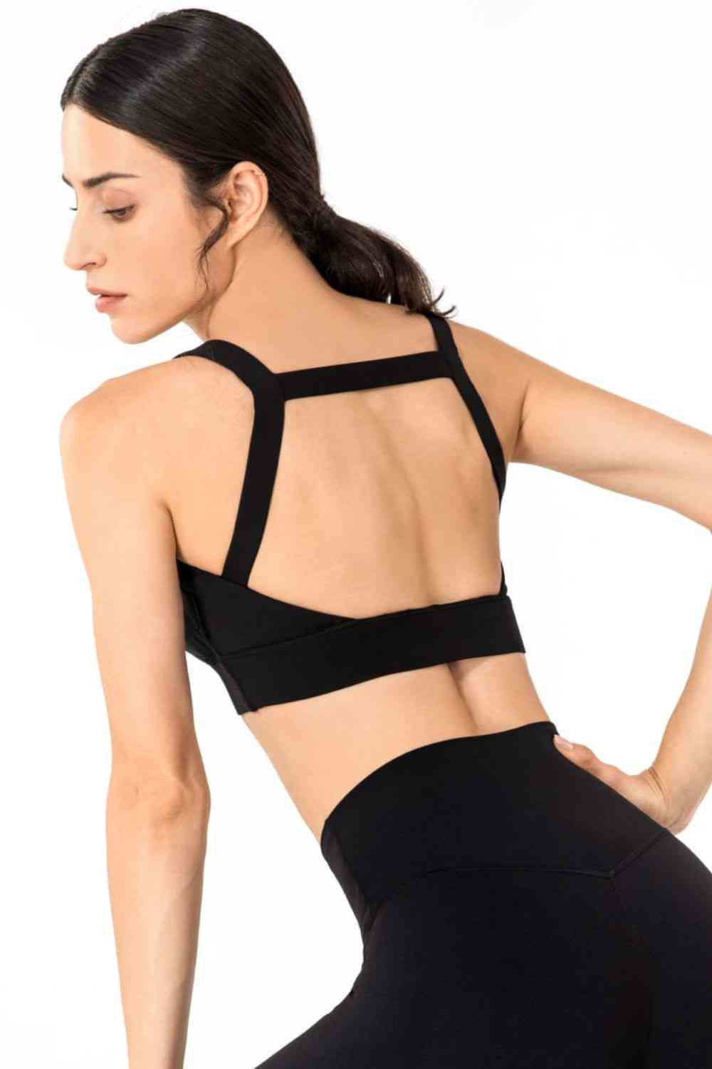 Soutien-gorge de sport à détails plissés et dos ouvert