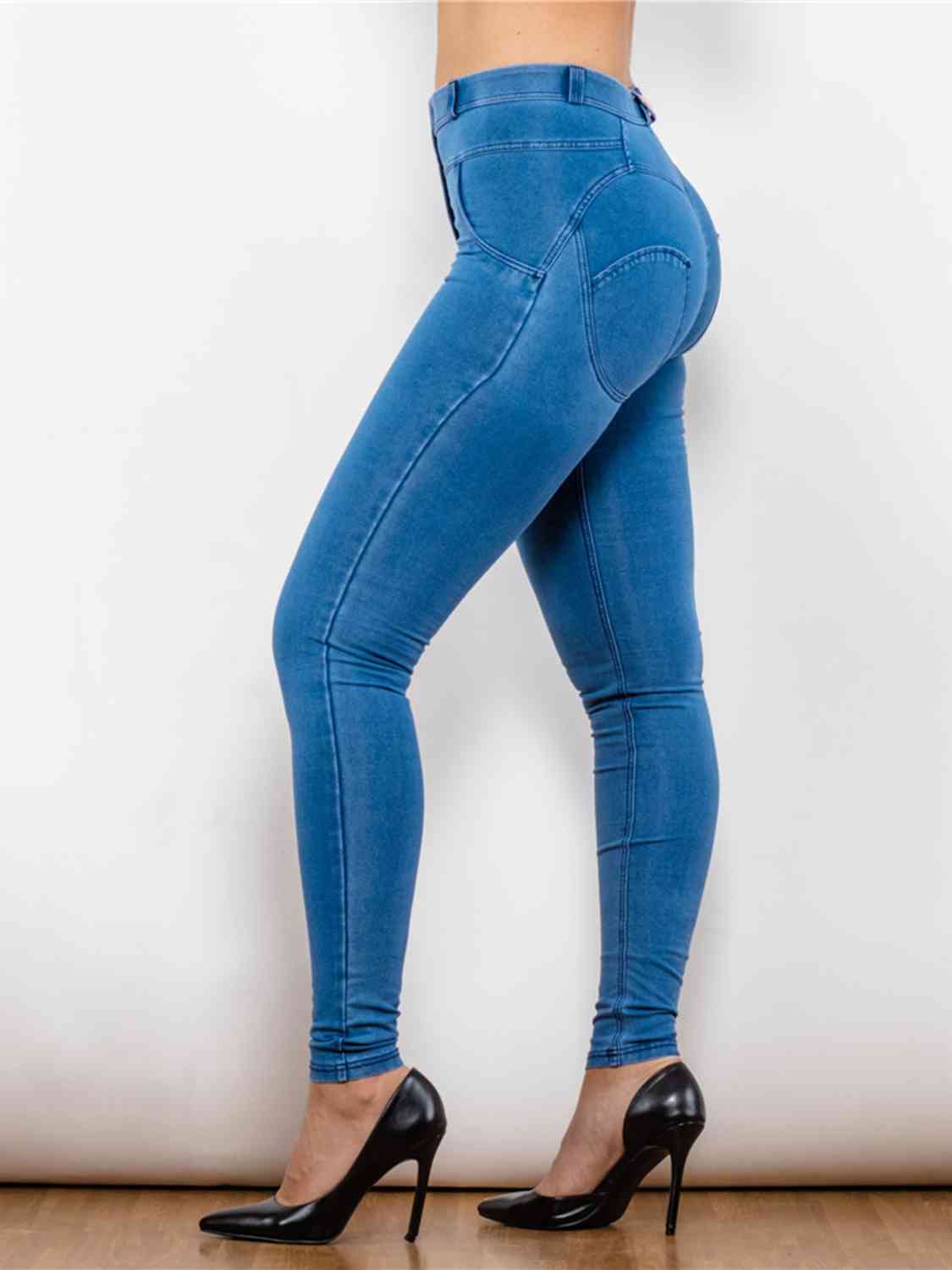 Jean skinny boutonné pleine taille