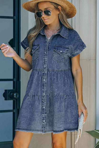 Vestido denim con botones delanteros y dobladillo sin rematar