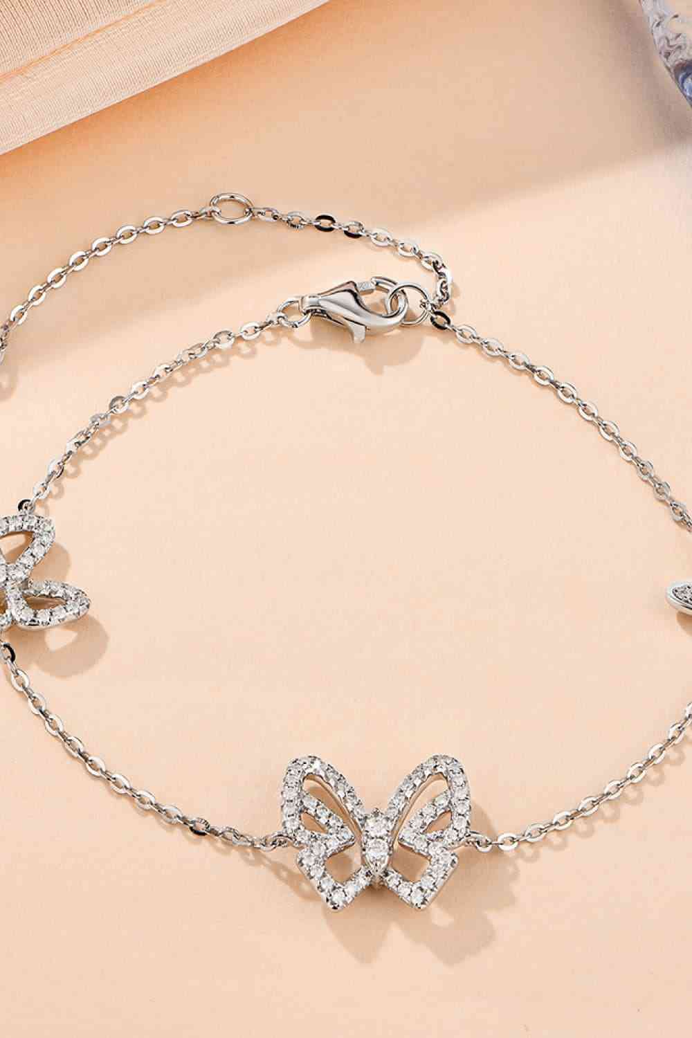 Bracelet en forme de papillon moissanite