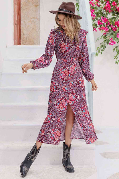 Robe midi fendue imprimée à manches longues