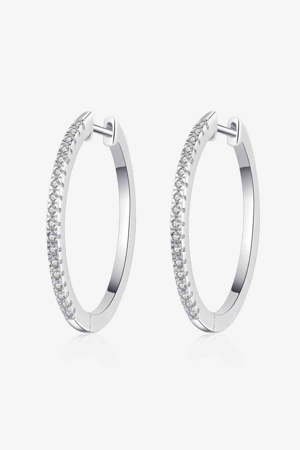 Boucles d'oreilles créoles en moissanite plaquées rhodium