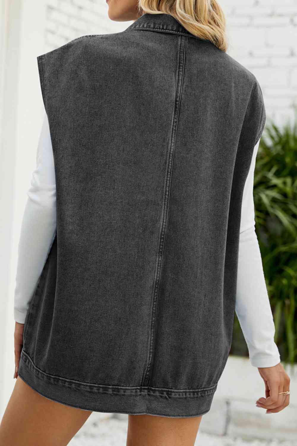 Chaqueta vaquera con cuello y botones