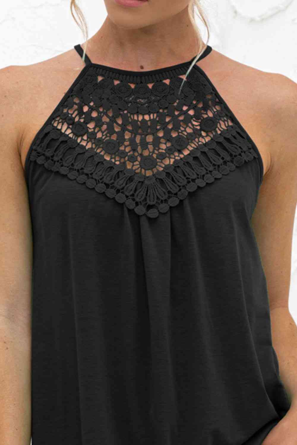 Top sin mangas de crochet con cuello halter