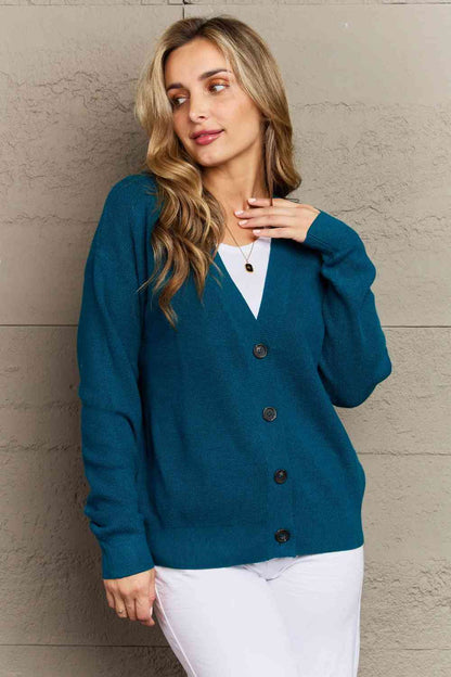 Zenana Kiss Me Tonight Cardigan boutonné pleine taille en bleu sarcelle